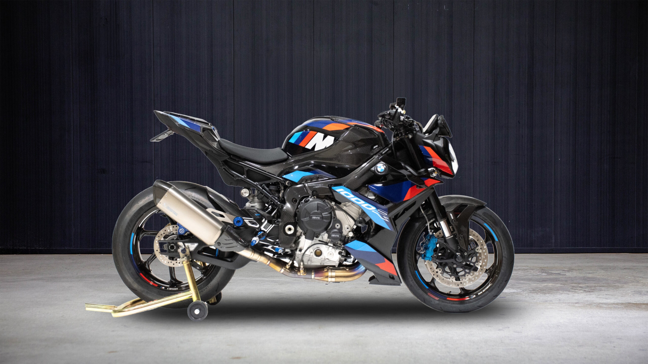 2023 BMW M1000R