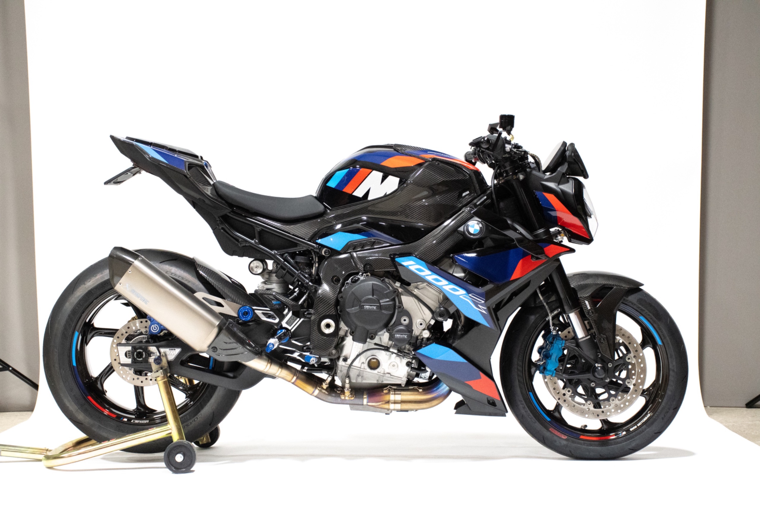 2023 BMW M1000R