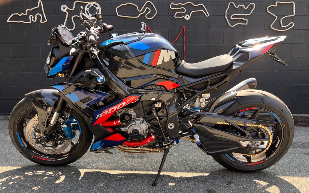 2023 BMW M1000R