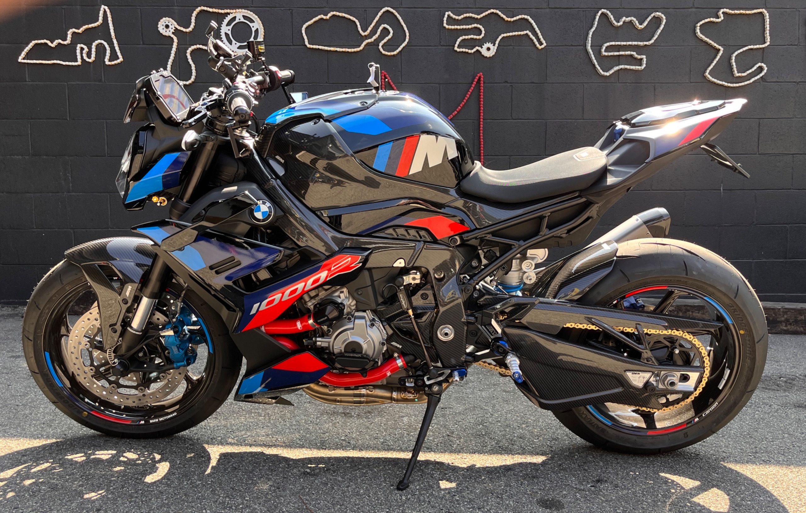 2023 BMW M1000R