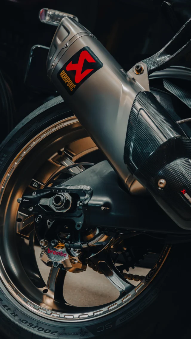 Motorsport Exotica Shop Tour: The Finale

Our retail shop is SoCal’s one of a kind motorsport experience center & a one-stop-shop for all the best in performance accoutrements. 

Located at 2529 N Ontario St. in Burbank, CA— come on by and check out all we have to offer. 

‘Till next time 🫡

@alpinestars 
@alpinestarsreserve 
@motulusa 
@brembo 
@akrapovic 
@bonamiciracing 
@racebikebitz

 #motorsportexotica #motorcycle #Racing #carbonfiber #titanium #ducati #Ducatiusa #italian #panigaleV2 #pangialeV4 #V4 #v4s #v4r #v2 #bayliss #v2bayliss #bmw #bmwmotorrad #s1000rr #m1000rr #m1000r #racebike